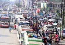 दसैँका लागि काठमाडौँबाट घर फर्किन थाले यात्रु